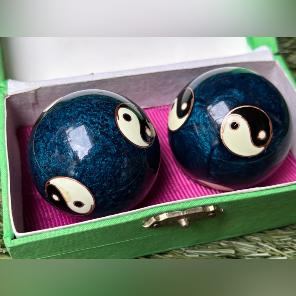 VINTAGE Cloisonné Yin-Yang Baoding Balls • Deep Blue Enamel • Meditation Chime - Picture 3 of 11